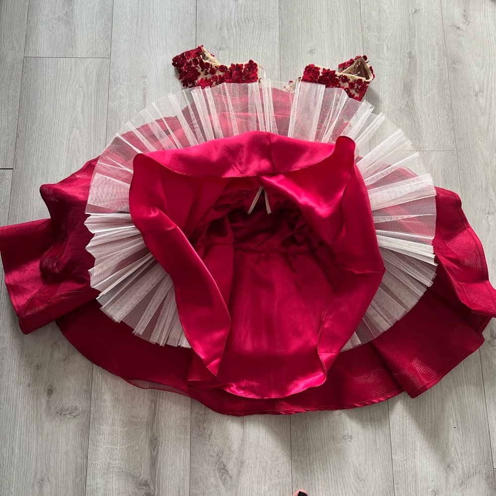 Camille La Vie 👗 - Picture 6 of 7